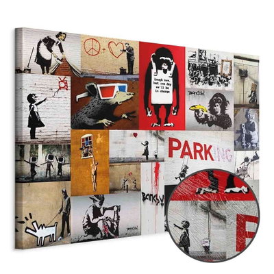 Schuin productaanzicht van Banksy - collage. Het motief loopt door over de randen van het canvas. Een ronde detailopname toont het reliëf van het geloppervlak.