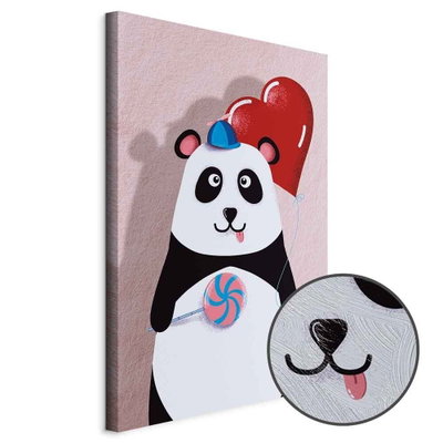 Schuin productaanzicht van Panda with a balloon. Het motief loopt door over de randen van het canvas. Een ronde detailopname toont het reliëf van het geloppervlak.