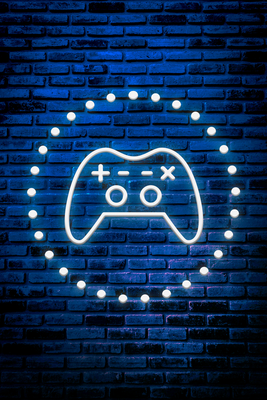 Vooraanzicht van Neon gamepad. De volledige gedrukte compositie is te zien zonder het schuine productaanzicht of de detailopname van het geloppervlak.