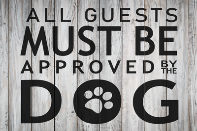 Vooraanzicht van All guests must be approved. De volledige gedrukte compositie is te zien zonder het schuine productaanzicht of de detailopname van het geloppervlak.
