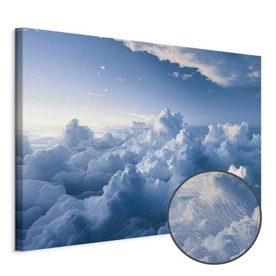 Schuin productaanzicht van Aerial landscapes rays. Het motief loopt door over de randen van het canvas. Een ronde detailopname toont het reliëf van het geloppervlak.
