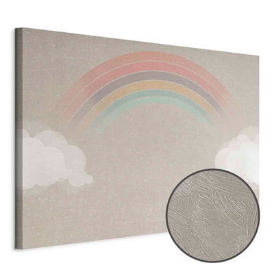 Schuin productaanzicht van Rainy june - colorful. Het motief loopt door over de randen van het canvas. Een ronde detailopname toont het reliëf van het geloppervlak.