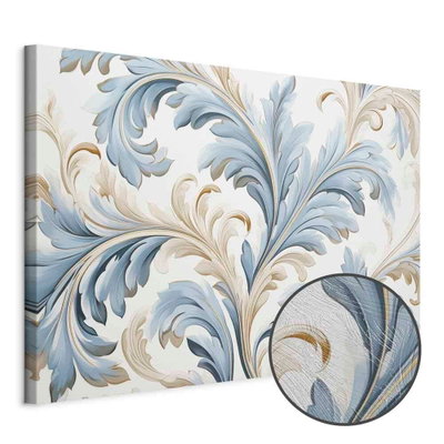 Schuin productaanzicht van Baroque ornaments in light. Het motief loopt door over de randen van het canvas. Een ronde detailopname toont het reliëf van het geloppervlak.
