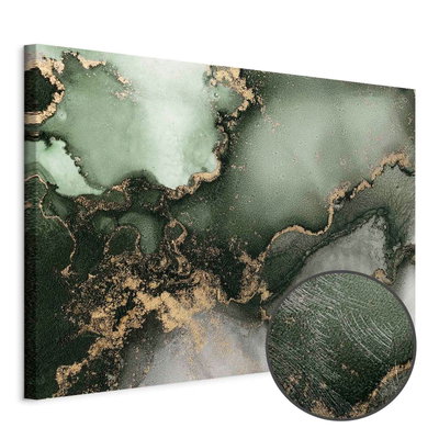 Schuin productaanzicht van Green watercolour -. Het motief loopt door over de randen van het canvas. Een ronde detailopname toont het reliëf van het geloppervlak.