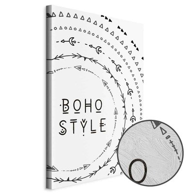 Schuin productaanzicht van Boho style. Het motief loopt door over de randen van het canvas. Een ronde detailopname toont het reliëf van het geloppervlak.