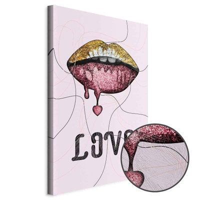 Schuin productaanzicht van Liquid lips. Het motief loopt door over de randen van het canvas. Een ronde detailopname toont het reliëf van het geloppervlak.