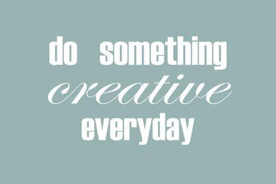 Vooraanzicht van Do something creative. De volledige gedrukte compositie is te zien zonder het schuine productaanzicht of de detailopname van het geloppervlak.
