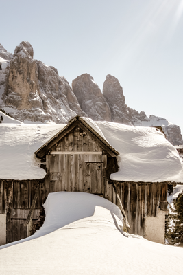 Vooraanzicht van Winter in the dolomites. De volledige gedrukte compositie is te zien zonder het schuine productaanzicht of de detailopname van het geloppervlak.
