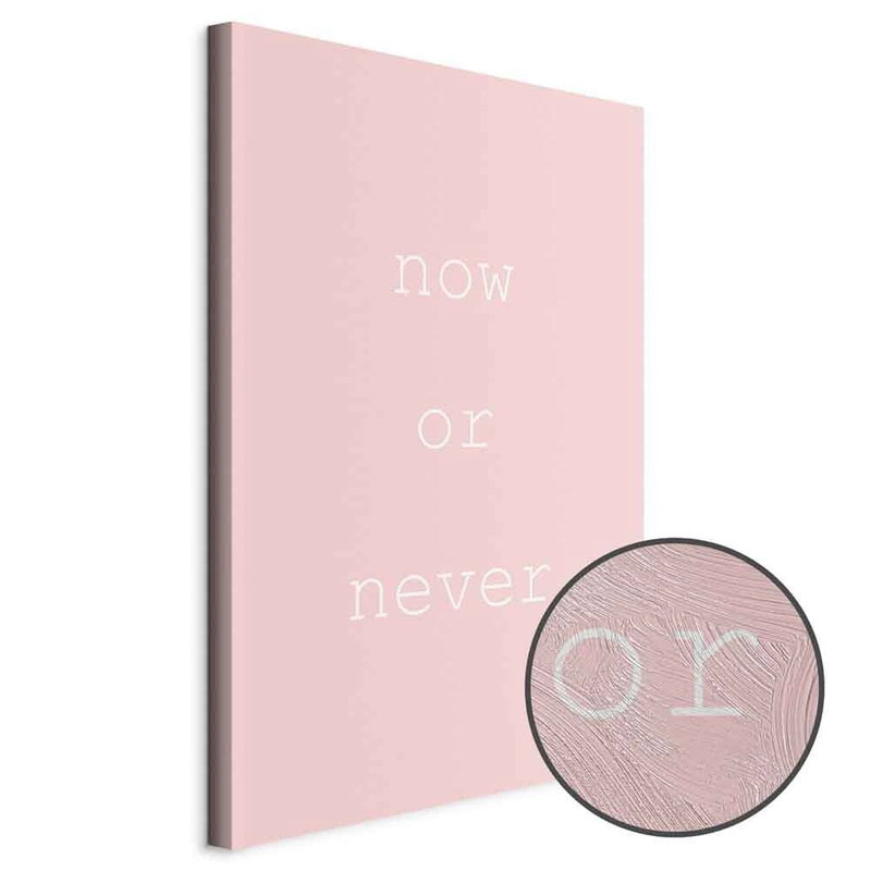 Produktvy av Now or never. En rund detaljförstoring visar den strukturerade gelytan.