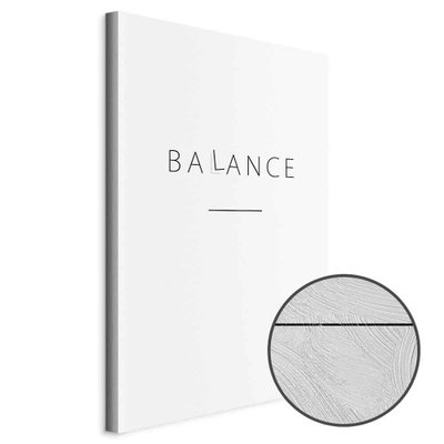 Schuin productaanzicht van Balance of words - black. Het motief loopt door over de randen van het canvas. Een ronde detailopname toont het reliëf van het geloppervlak.