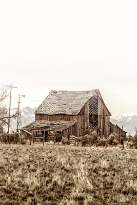 Vooraanzicht van Abandoned ranch. De volledige gedrukte compositie is te zien zonder het schuine productaanzicht of de detailopname van het geloppervlak.