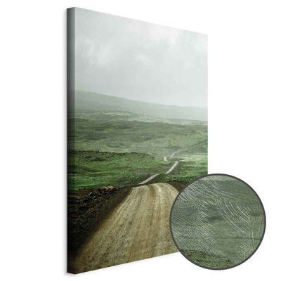 Schuin productaanzicht van Road across the plains. Het motief loopt door over de randen van het canvas. Een ronde detailopname toont het reliëf van het geloppervlak.