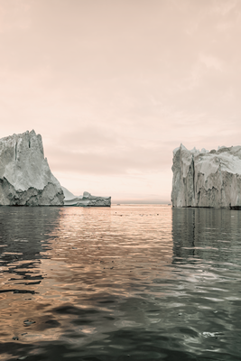 Vooraanzicht van Ice statues. De volledige gedrukte compositie is te zien zonder het schuine productaanzicht of de detailopname van het geloppervlak.