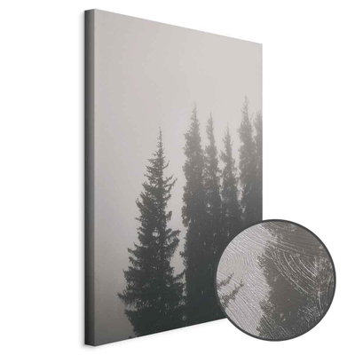 Schuin productaanzicht van Smell of forest fog. Het motief loopt door over de randen van het canvas. Een ronde detailopname toont het reliëf van het geloppervlak.