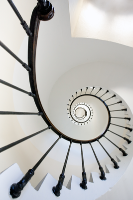 Vooraanzicht van Endless stairs. De volledige gedrukte compositie is te zien zonder het schuine productaanzicht of de detailopname van het geloppervlak.