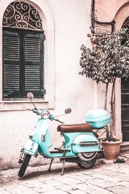 Vooraanzicht van Iconic vespa. De volledige gedrukte compositie is te zien zonder het schuine productaanzicht of de detailopname van het geloppervlak.