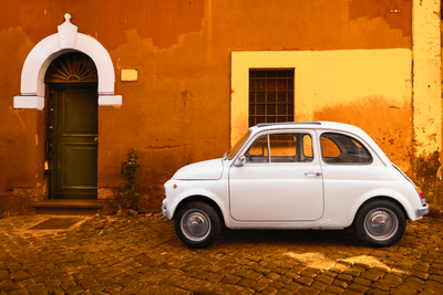Vooraanzicht van Italian street wide. De volledige gedrukte compositie is te zien zonder het schuine productaanzicht of de detailopname van het geloppervlak.