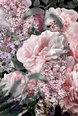 Vooraanzicht van Among flowers - blooming. De volledige gedrukte compositie is te zien zonder het schuine productaanzicht of de detailopname van het geloppervlak.