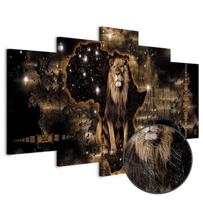 Schuin productaanzicht van Golden lion wide. De 5 canvasdelen vormen samen één compositie. Een ronde detailopname toont het reliëf van het geloppervlak.
