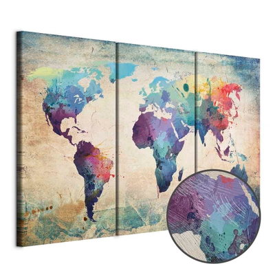 Schuin productaanzicht van Rainbow map. De 3 canvasdelen vormen samen één compositie. Een ronde detailopname toont het reliëf van het geloppervlak.