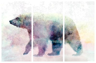 Vooraanzicht van Lonely bear. De volledige gedrukte compositie is te zien op 3 canvasdelen met zichtbare tussenruimten.