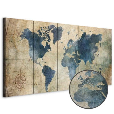 Schuin productaanzicht van Retro map narrow. De 5 canvasdelen vormen samen één compositie. Een ronde detailopname toont het reliëf van het geloppervlak.