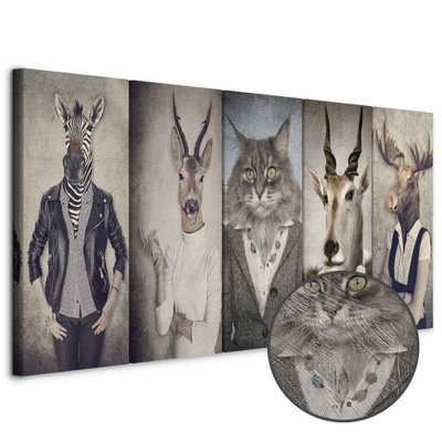 Schuin productaanzicht van Animal masks i. De 5 canvasdelen vormen samen één compositie. Een ronde detailopname toont het reliëf van het geloppervlak.