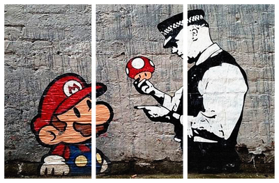 Vooraanzicht van Super mario mushroom cop by. De volledige gedrukte compositie is te zien op 3 canvasdelen met zichtbare tussenruimten.