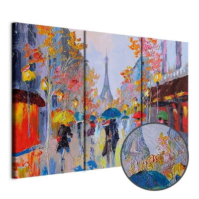 Schuin productaanzicht van Rainy paris. De 3 canvasdelen vormen samen één compositie. Een ronde detailopname toont het reliëf van het geloppervlak.