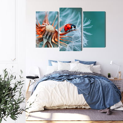 Ljuddämpande tavla - Ladybug on a dandelion