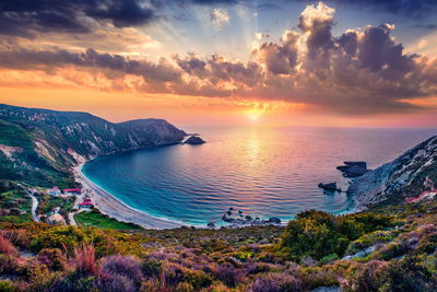 Ljuddämpande tavla - Sunset over the sea bay