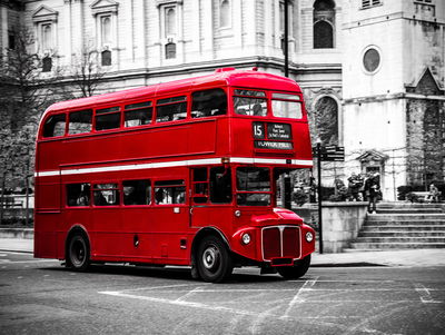 Ljuddämpande tavla - A double decker bus in London