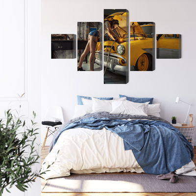 Ljuddämpande tavla - Sexy woman welded to a car