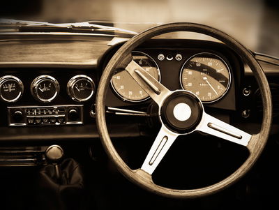 Ljuddämpande tavla - The dashboard of an antique