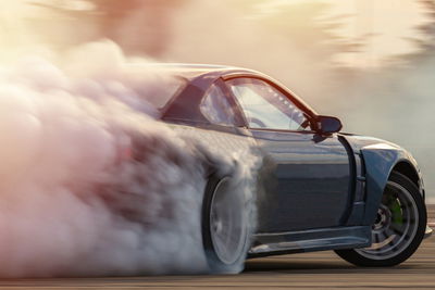 Ljuddämpande tavla - Sports car in a cloud