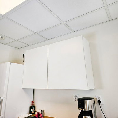 SilentDirect PES 592x592 asennettuna keittiön yläpuolelle alakattoon