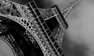 Ljuddämpande tavla - Black and white eiffel tower