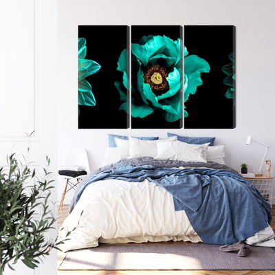 Ljuddämpande tavla - Turquoise flowers on a black