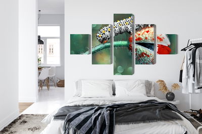 Ljuddämpande tavla - A caterpillar and a ladybug