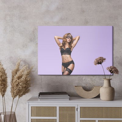 Ljuddämpande tavla - A woman in a mask and sexy