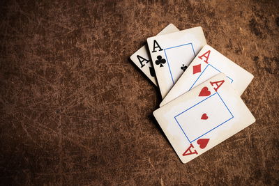 Ljuddämpande tavla - Old playing cards