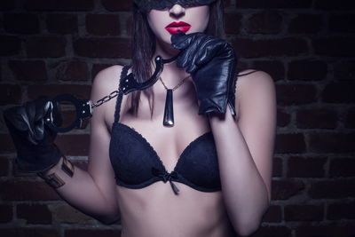 Ljuddämpande tavla - Woman in a mask