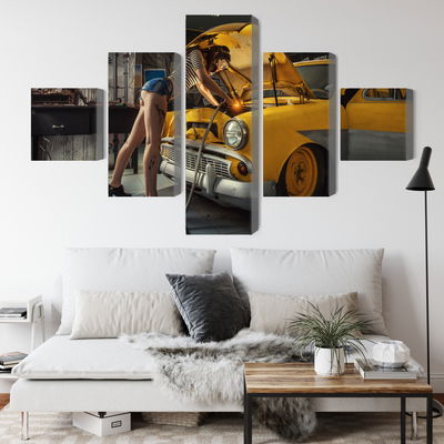 Ljuddämpande tavla - Sexy woman welded to a car