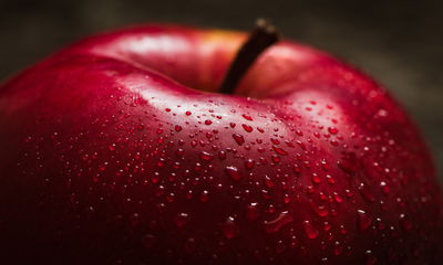 Ljuddämpande tavla - Red apple on a macro scale