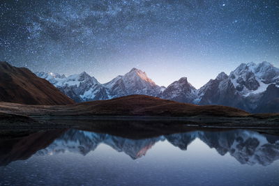 Ljuddämpande tavla - Mountain landscape at night