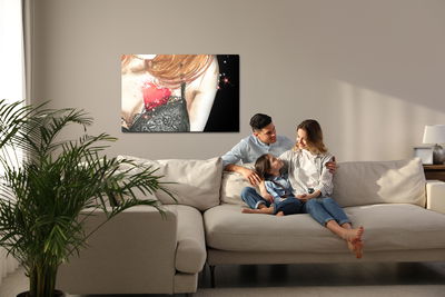 Ljuddämpande tavla - A woman with a heart painted