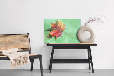Ljuddämpande tavla - Autumn maple leaf painted