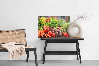 Ljuddämpande tavla - A basket of fresh vegetables
