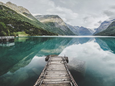 Ljuddämpande tavla - View of the lovatnet lake