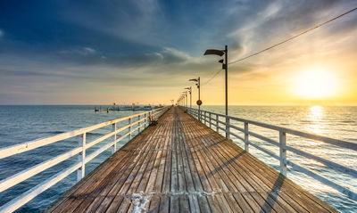 Ljuddämpande tavla - Wooden pier on the baltic sea